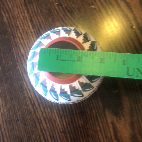 Pretty Native American Pottery Piece Signed - Picture 8 of 8